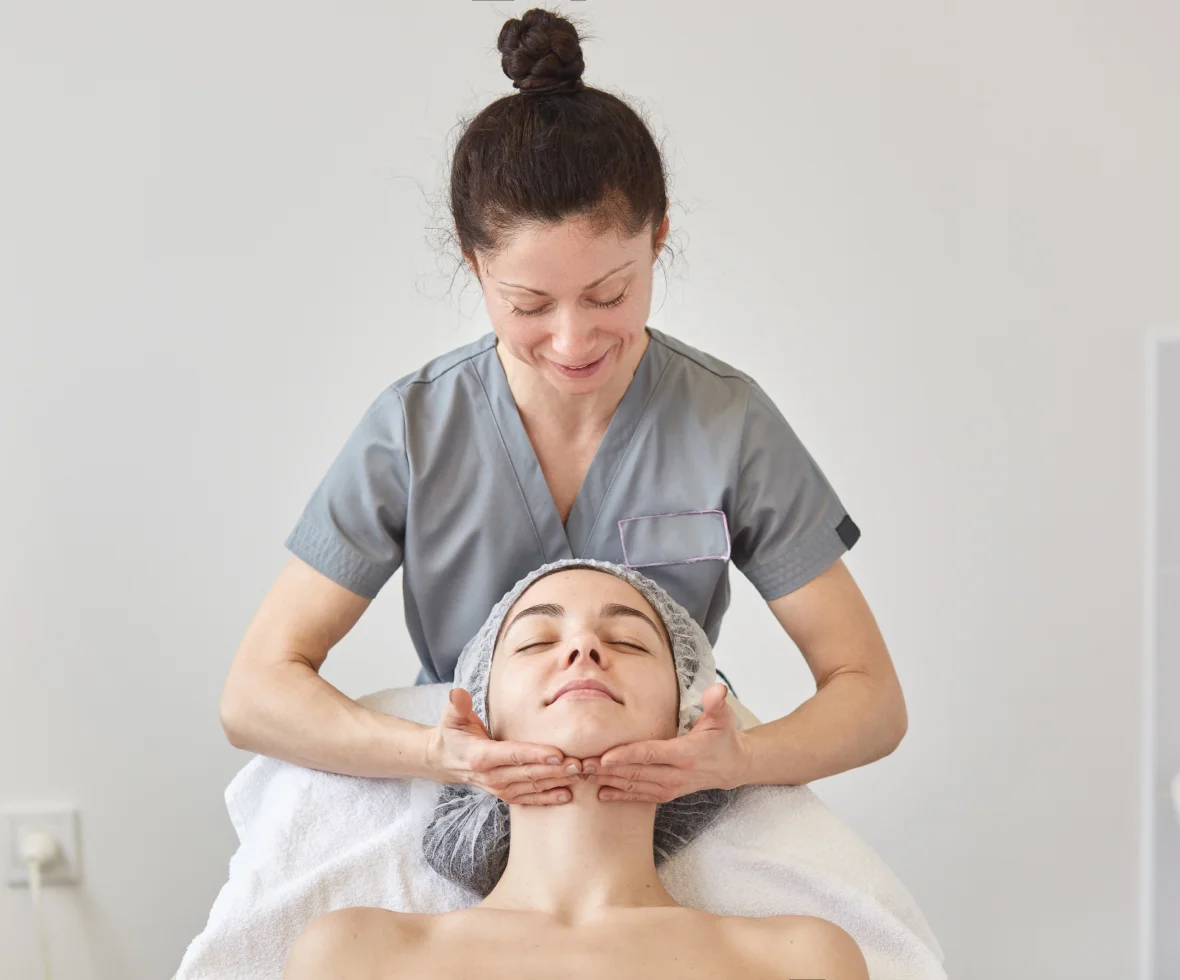 Clinical consultation for body contouring and cosmetic surgery in the UK at a specialized surgical facility.